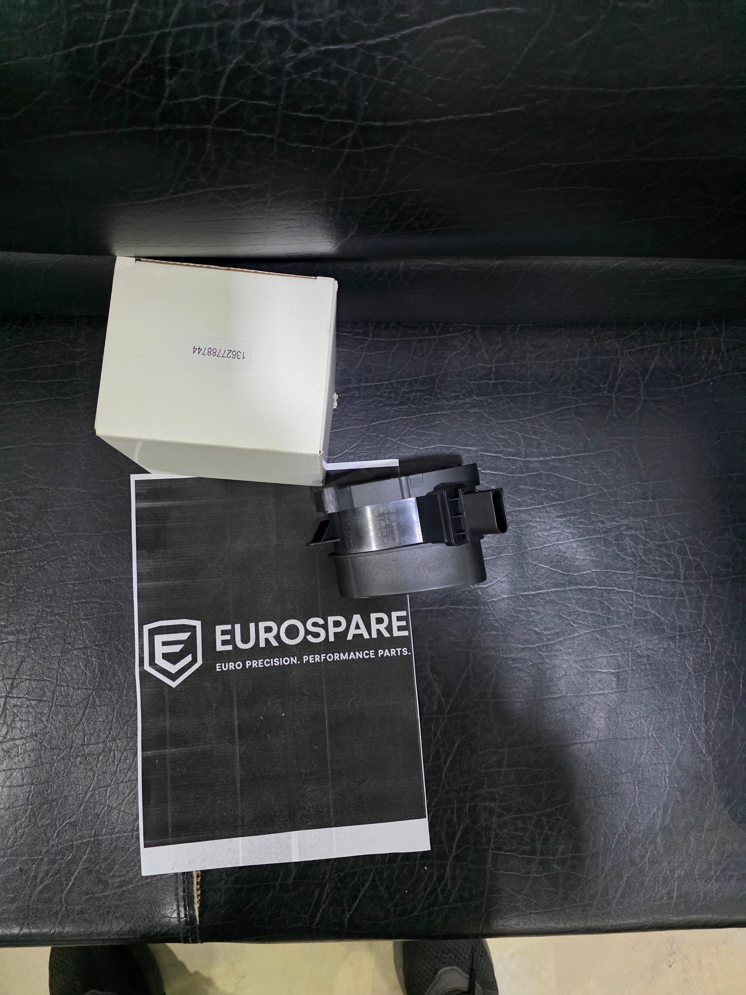 Air Flow Sensor – BMW 1' Series E87; 3' Series E46/E90/E91/E92/E93; 5' Series E60/E61; 7' Series E65/E66; X3 E83; X5 E53/E70; X6 E71 – M47/M57 Diesel Engines - 13627788744