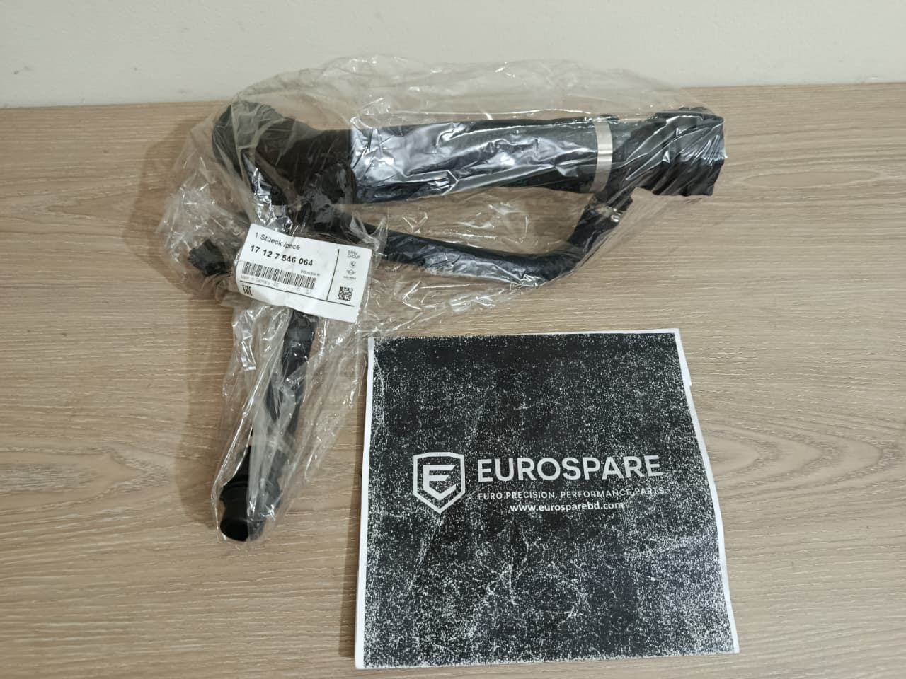 Radiator Hose (Upper) – BMW 5 Series E60/E61 520i/523i/525i/530i (2003–2010) – Part 17127546064