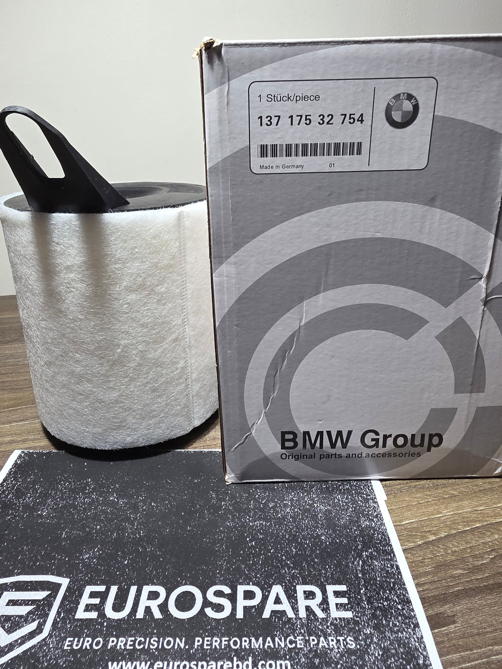 Air Filter – BMW 1 Series E81/E82/E87/E88 (2004-2013) ; 3 Series E90/E91/E92/E93 (2005-2013) ; X1 E84 (2009-2015) – 13717532754