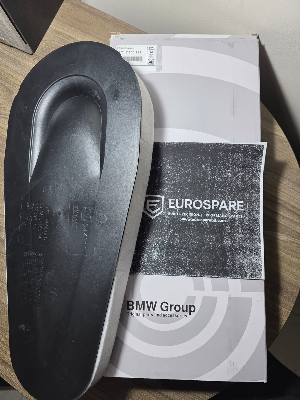 Air Filter – BMW 5 Series F07 (2009–2017) ; F10 (2010–2017) ; F11 (2011–2017) ; 7 Series F01/F02 (2008–2015) – 13717800151