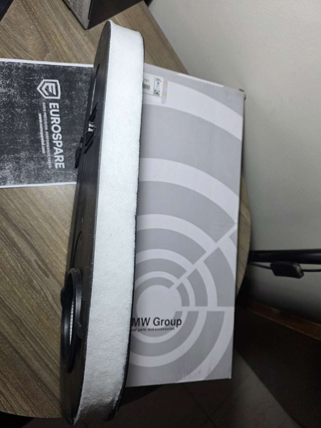 Air Filter – BMW 5 Series F07 (2009–2017) ; F10 (2010–2017) ; F11 (2011–2017) ; 7 Series F01/F02 (2008–2015) – 13717800151