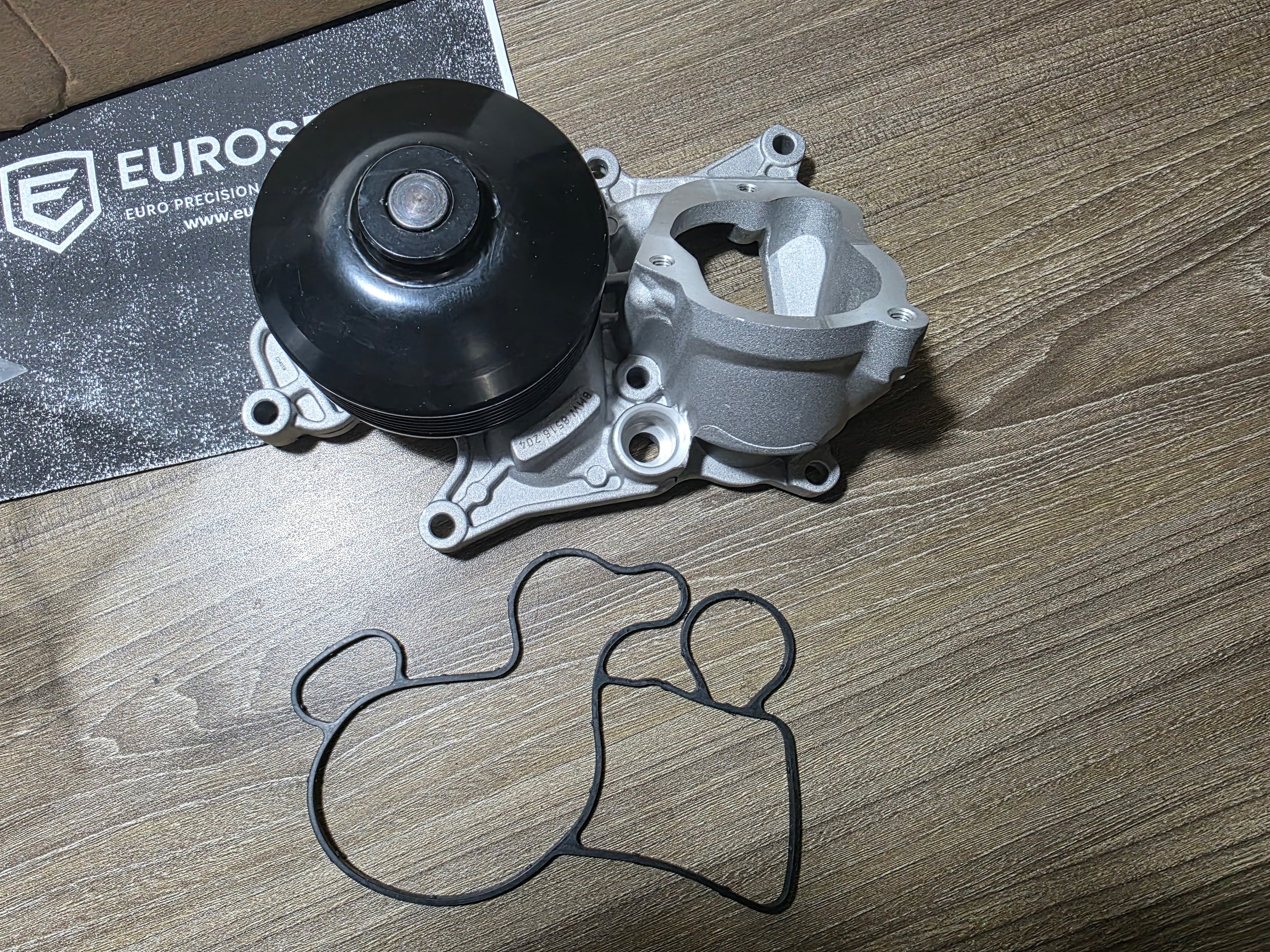 BMW Coolant / Water Pump - 11518516204