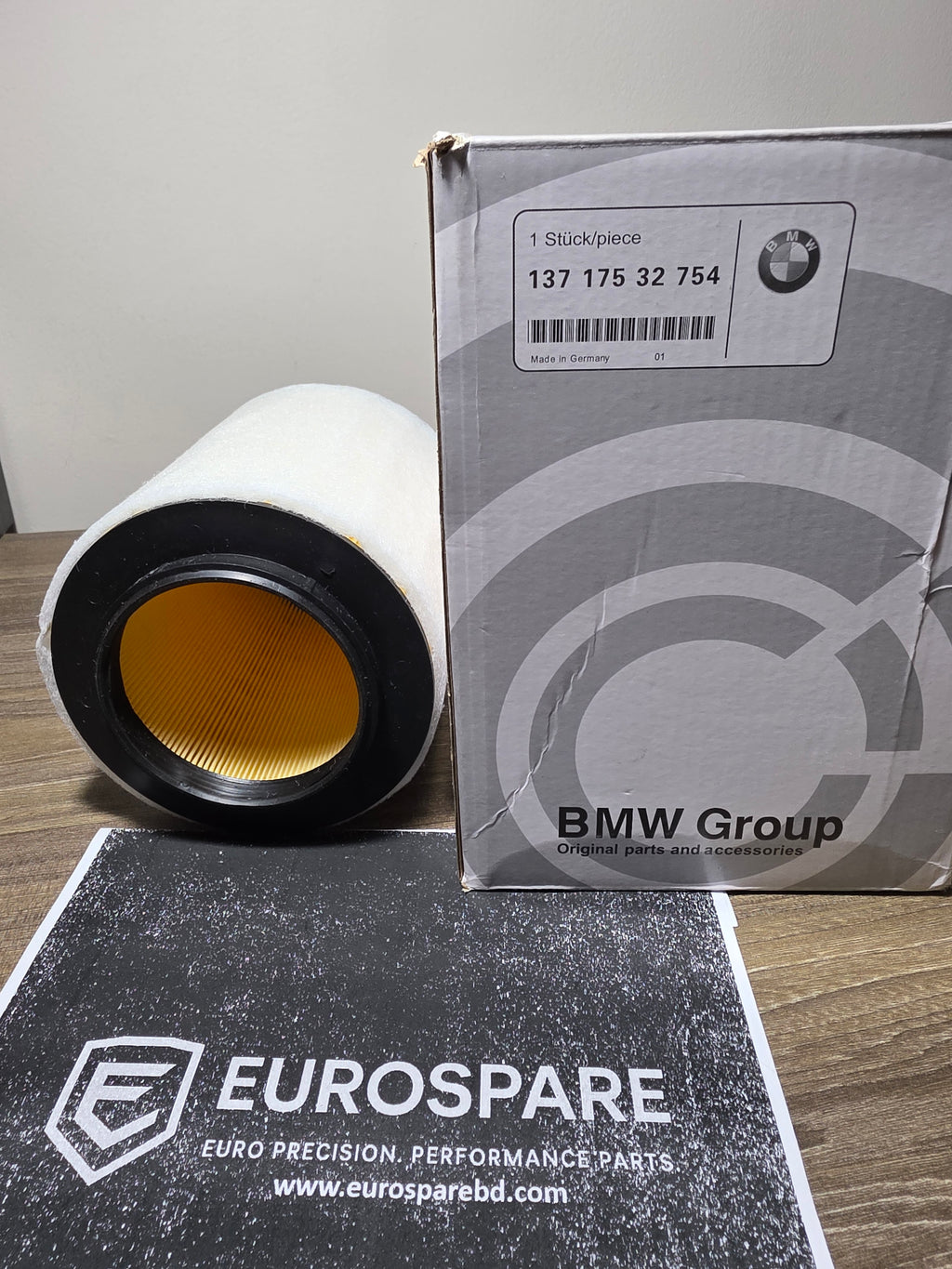 Air Filter – BMW 1 Series E81/E82/E87/E88 (2004-2013) ; 3 Series E90/E91/E92/E93 (2005-2013) ; X1 E84 (2009-2015) – 13717532754