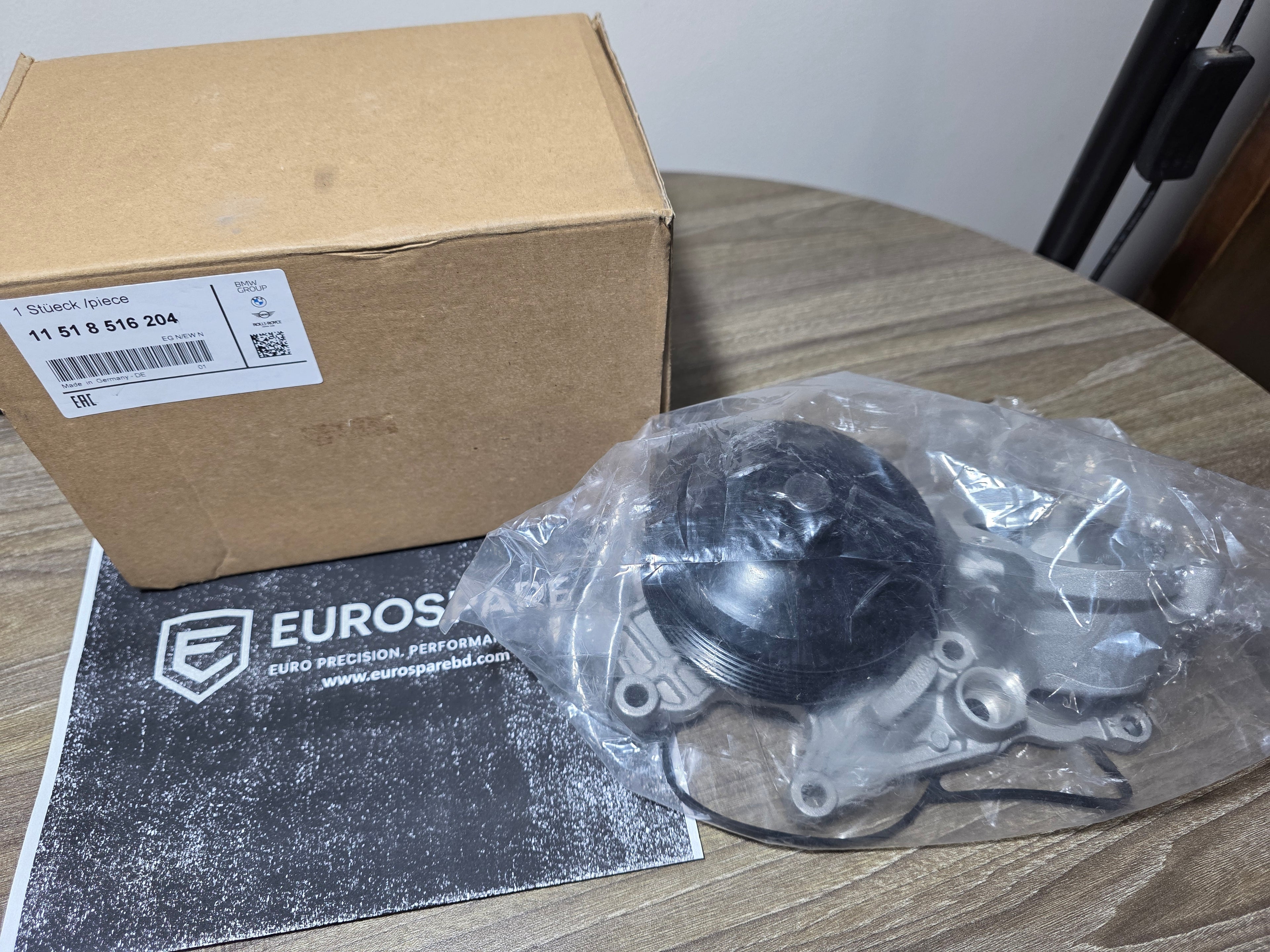 BMW Coolant / Water Pump - 11518516204