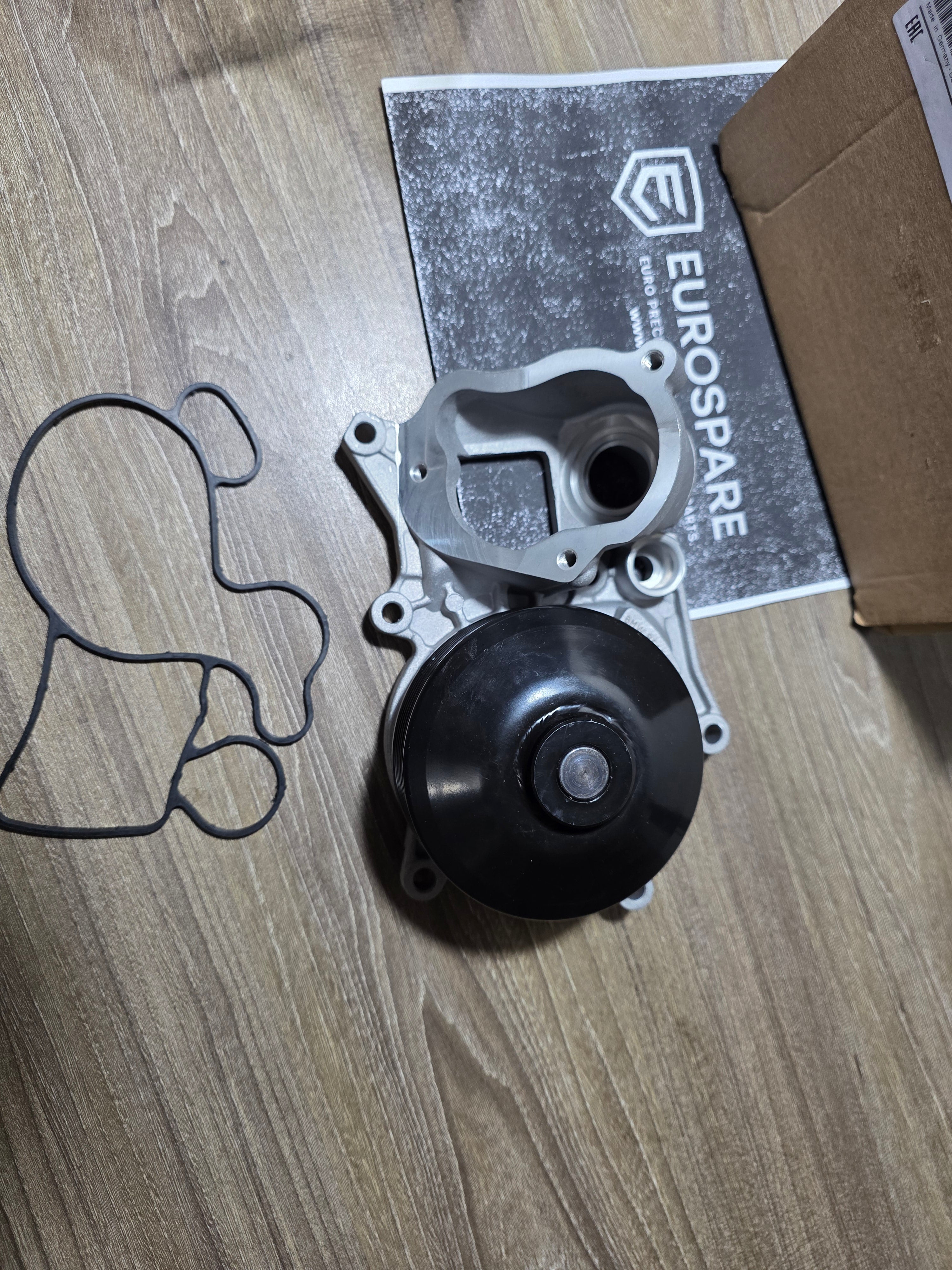 BMW Coolant / Water Pump - 11518516204