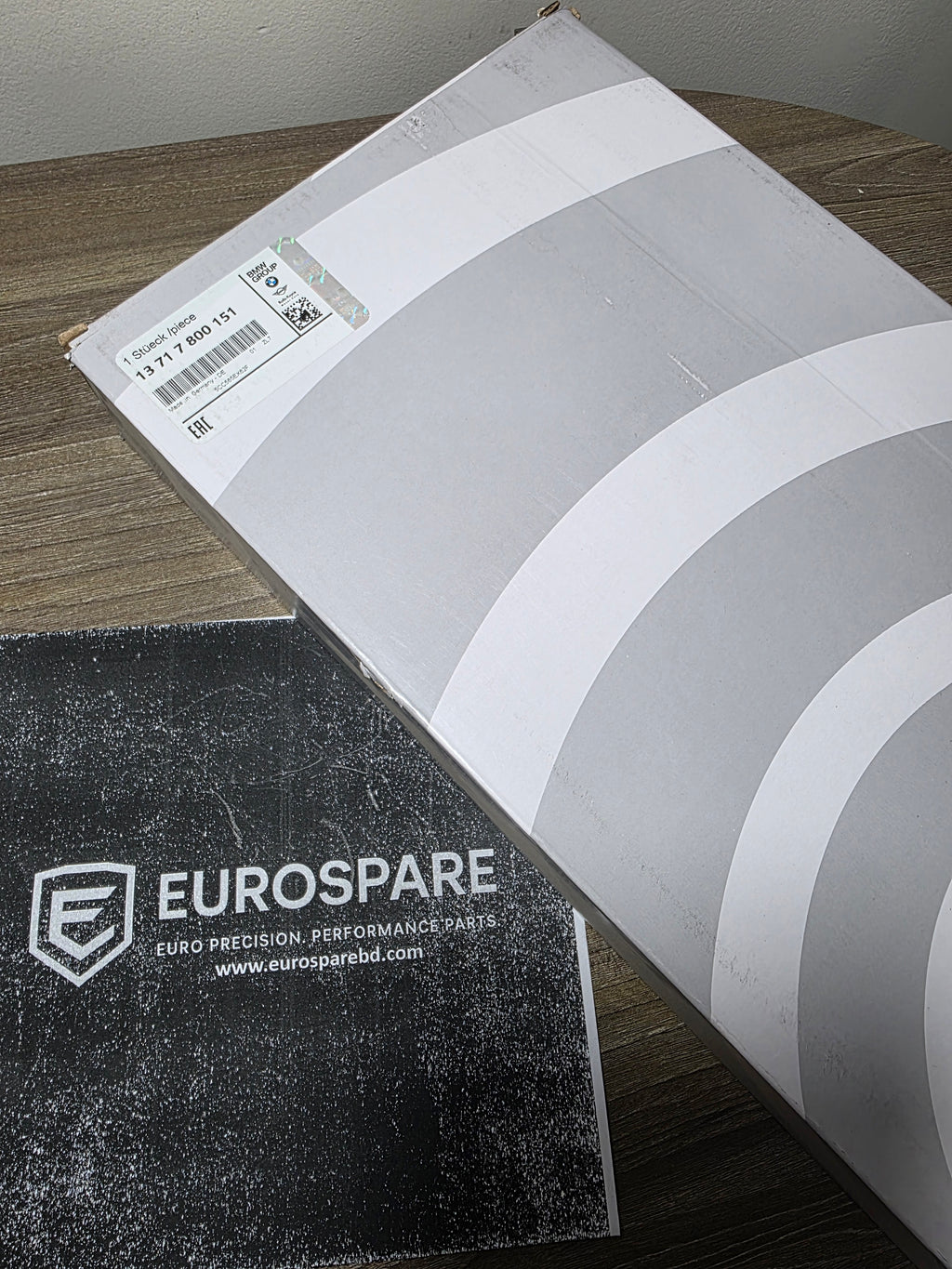 Air Filter – BMW 5 Series F07 (2009–2017) ; F10 (2010–2017) ; F11 (2011–2017) ; 7 Series F01/F02 (2008–2015) – 13717800151